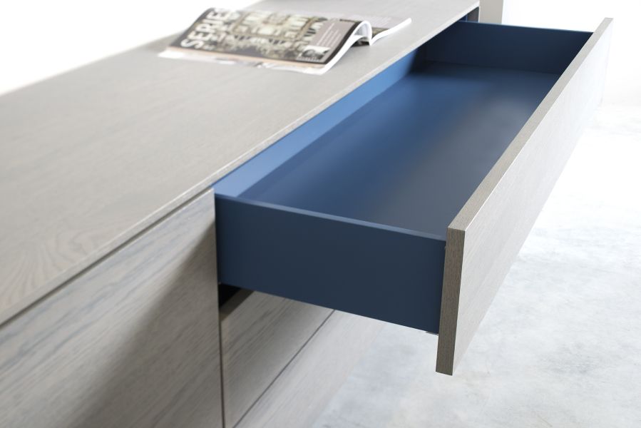 Sideboard Lowboard Furnier Eiche grau Kufen Sudbrock GOYA blau Zargenlackierung Wohnzimmer Esszimmer