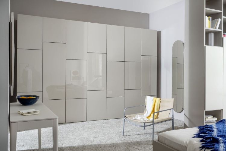 Bedroom in cream tones